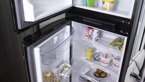 Dakota – Roller Team Zefiro 685 (2024) 2-4 berth Manual Motorhome - Fully Insured