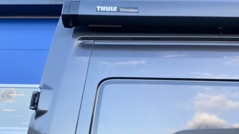 Nieuwe Camperbus Magnetic Grey – FORD LMC Innovan 590 camper van from 2024 Magnetic Gray