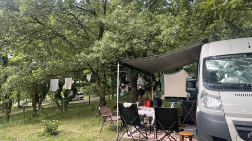 Otis – Super cozy self-build camper