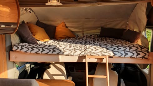 Bernie G – Luxurious and spacious high quality German built integrated motorhome