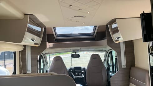 Super nice and luxurious Mc Louis Carat camper
