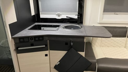 5-person Chausson semi-integrated (Nordic edition) from 2022