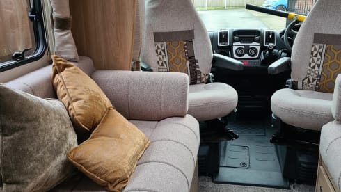Kelsee – Kelsee 4 berth Elddis 155 Evolution Coachbuilt 2019