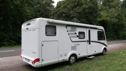 Hymer Excis-i 678, Automatic, 150 hp, air suspension, 4 adults. or 2 adults + 3child.