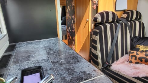 Toedeledokie  – Neat, warm Fiat integral camper, 4p 