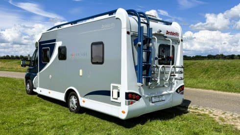 Mooie Dethleffs camper voor 2 personen