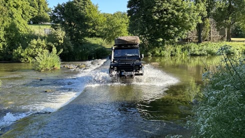 ARMSTRONG – Land Rover Defender 110 with Rooftop Tents & Awning  | Carries 5 & Sleeps 5