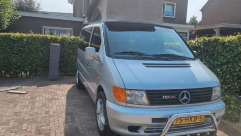 4p Mercedes-Benz bus uit 2000