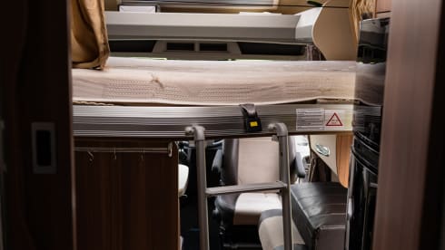 Luxe  4p camper – 4p Ford semi-integrated uit 2015