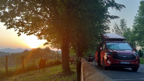 Jackie – Ford-Campingbus für 4 Personen ab 2025
