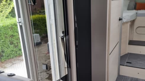Kampergeluk – Beleef jouw uniek avontuur met onze 4-persoons automaat camper