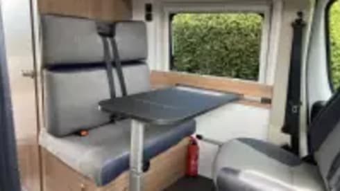 Sunliving – Sunliving Bus camper with bus biker 