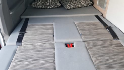 CJ – Volkswagen California 2013 with invertaris