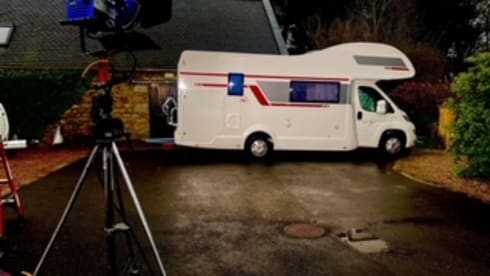 Zefiro Lux – Roller Team 6 berth family motorhome
