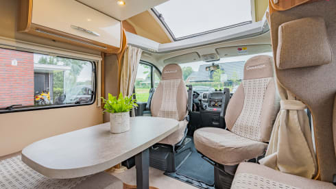 Camper met sfeer – 4 Person Chausson half integral
