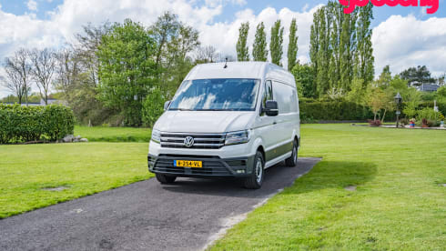 Fluistercamper – 100% electric VW Crafter, 2 persons, interior 2023
