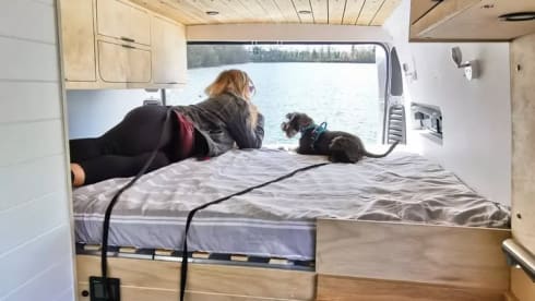 Peugeot campervan met 2 slaapplaatsen uit 2016