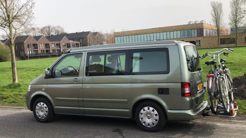 Luigi – Volkswagen California 2005 with lifting roof 4P