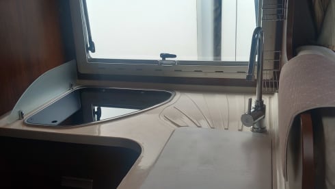 ELNA – Fijne ruime gezinscamper met aparte slaapkamer.