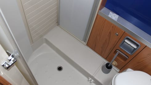 SPACIOUS LUXURY EQUIPPED CAMPER 2008