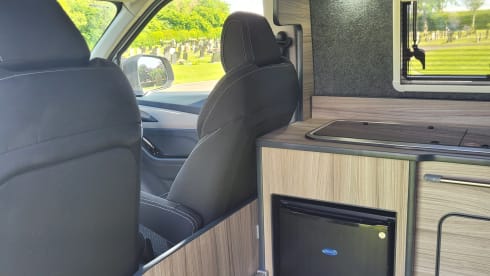 Maxi – Fully electric 2 berth campervan 
