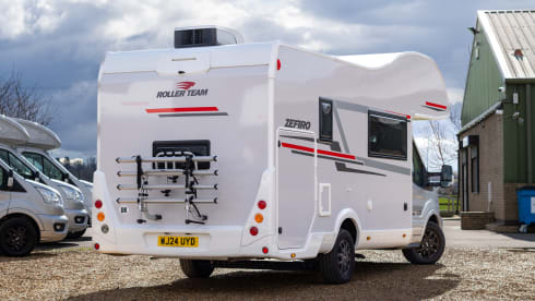 UYD – 6 Person Large Motorhome | Family | Bunkbed & Overcab | Air Conditioning