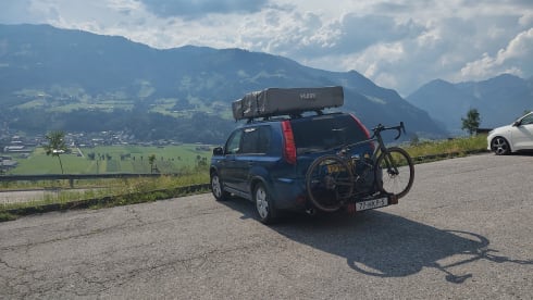 Nico – Adventurous camping in our Nissan X-Trail 4WD with roof tent
