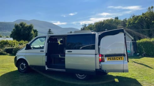 OnlyVans – Only Vans Adventures - VW T5 - 2 Berth