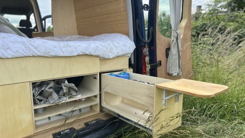 ONA – 2-seater Volkswagen bus from 2011