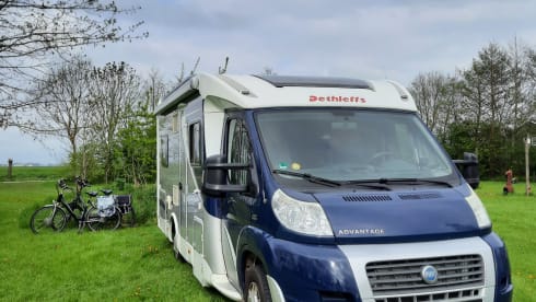 Mooie Dethleffs camper voor 2 personen