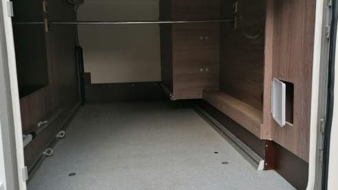 Bart Lola – 4p Bürstner semi-integrated uit 2016