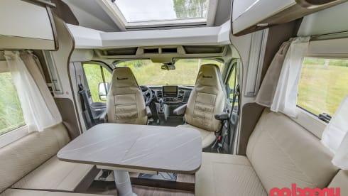 4p Benimar semi-integrated uit 2022