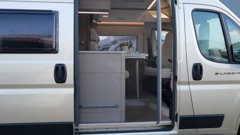 McLouis2, Bunk bed, 4 sleeping- 4 seats.