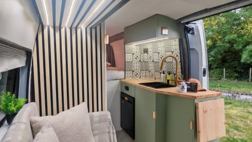 Bigfoot – Autobus Renault a 3 posti letto del 2017