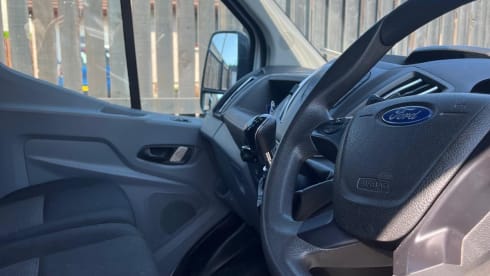 Bruno – 2-persoons Ford campervan uit 2016