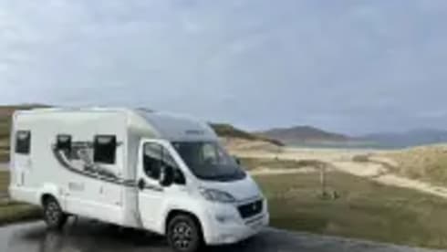 EDGE 464 VLY – 4-Berth Motorhome | Unlimited Miles | Pet Friendly | EU Travel Allowed