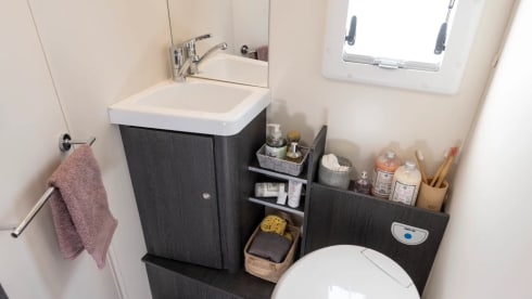 2026 5 berth - Auto / 2 cabins  – New Zefiro 696  auto - Wi-Fi / Rear double bed.