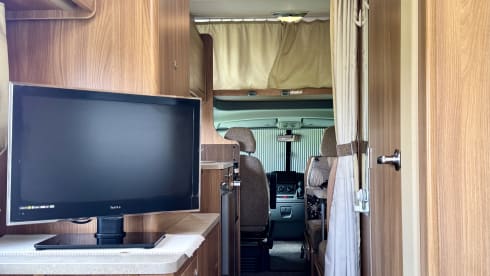 Molly – 6 berth Swift alcove from 2011