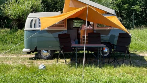 RetroT2 – Road trip in the Netherlands with this Retro T2 Volkswagen bus