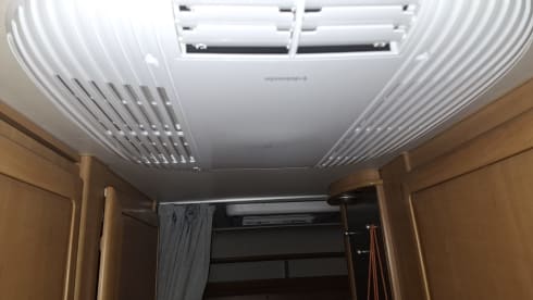 5p Hymer integrated uit 2002