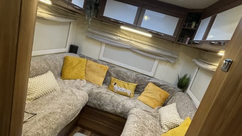 Dotty – 6 berth Fiat semi-integrated from 2016