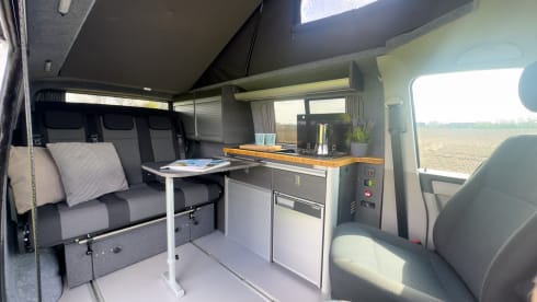 Luxury 5 person Volkswagen Camper