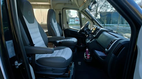 4p Sunlight semi-integrated uit 2024