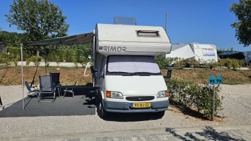 Comfortable 4-person Ford Transit Rimor Camper - Perfect for Families!