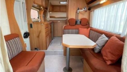 Camper De Wijde Blik  – Zeer ruime integraal Camper van Eura Mobil met een sterke motor.