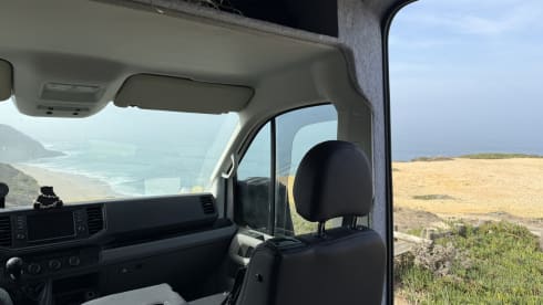 Off-grid VW Crafter: Starlink, XL Bed & Moto-optie