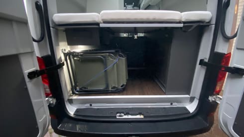 California Dreamer – VW Grand California for the adventurous family! (Vending machine)