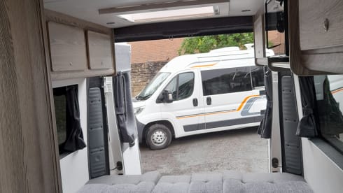 MW21 – 2 Berth Campervan/Motorhome - Fully equipped for your next Adventure