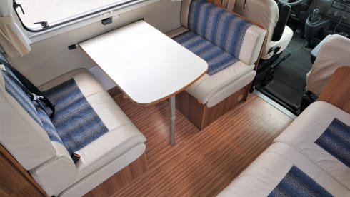 Rimor Katamarano 9 | Alcove | 2013 | 7 places | 3 bunk bed