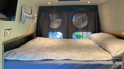 Nicky – 2 berth spacious Citroën van